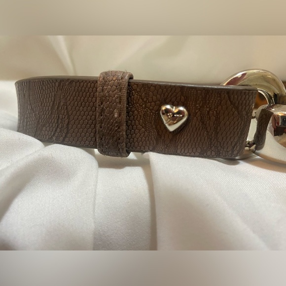 Betsey Johnson Textured Faux Leather Waist Belt size Women's 0/S - Picture 2 of 3